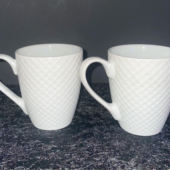 Two DesignPac White Lattice Design 8 oz. Ceramic Coffee Cup Mugs 3.75” - Picture 2 of 6